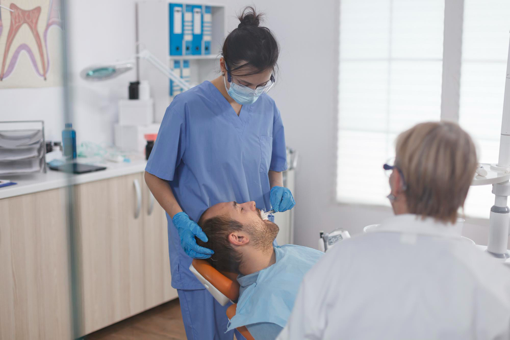 How to Choose the Right Dentist in Newport Beach for Your Family